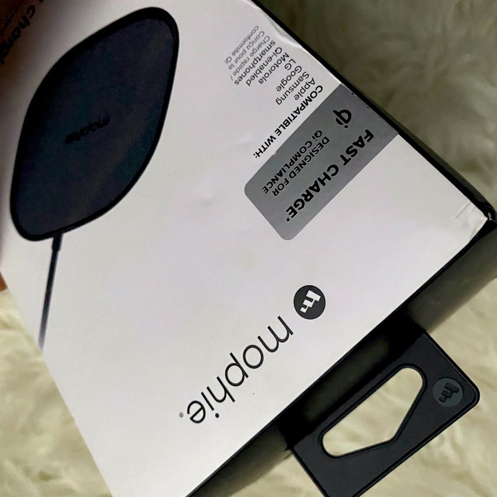 Mophie wireless charger . It’s was a gift and I don’t need it